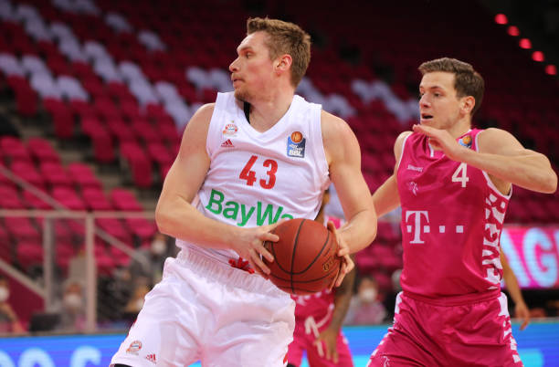 明了他在场 明了他在场